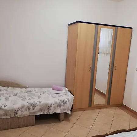 Marta Apartament *